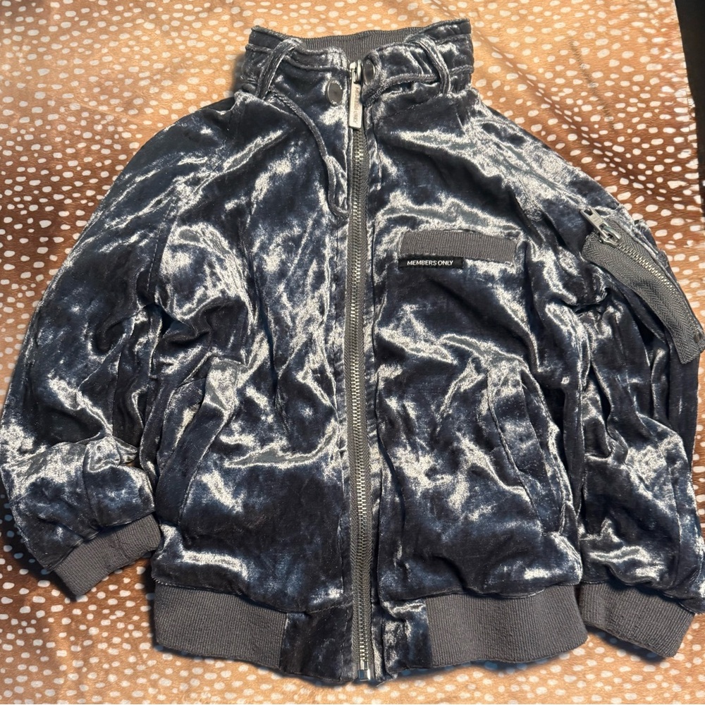 Members Only Velvet Metallic Silver, Size 5T/6T, Pre-loved Excellent Condition